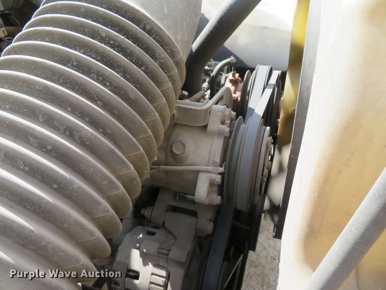 image for item DI2111 1999 GMC C7500 truck cab and chassis