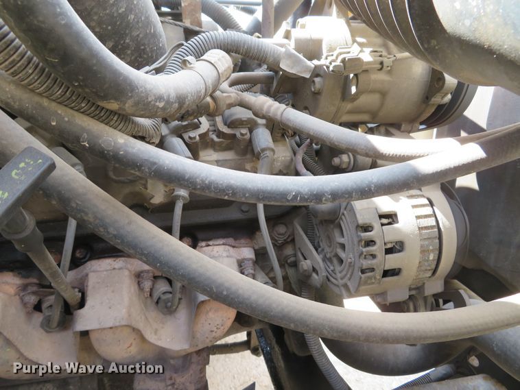 image for item DI2111 1999 GMC C7500 truck cab and chassis