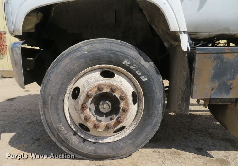 image for item DI2111 1999 GMC C7500 truck cab and chassis