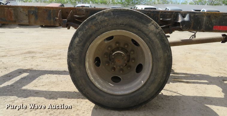 image for item DI2111 1999 GMC C7500 truck cab and chassis