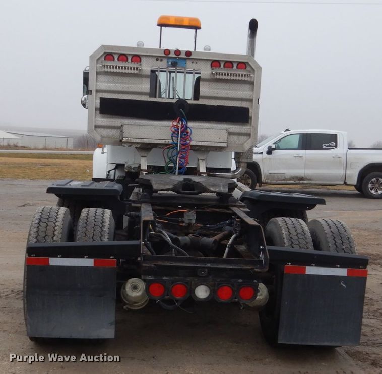 image for item FX9034 2000 Kenworth T800 semi truck