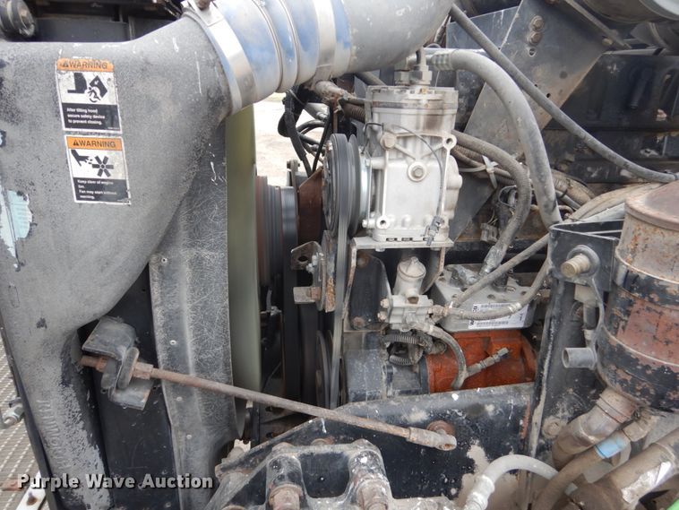 image for item FX9034 2000 Kenworth T800 semi truck