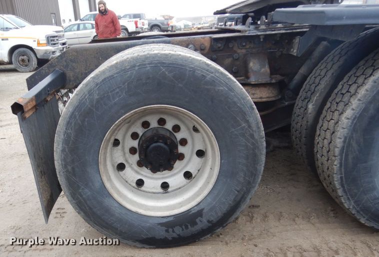 image for item FX9034 2000 Kenworth T800 semi truck