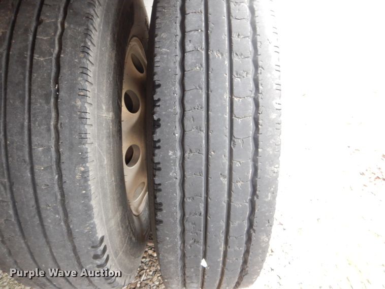 image for item GD9189 2007 Utility Trailer FS2HCA flatbed trailer