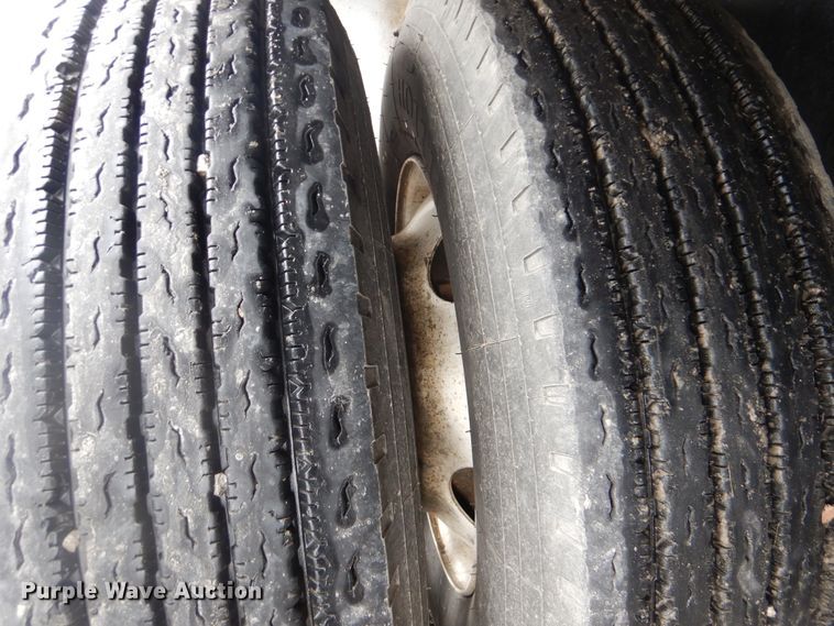 image for item GD9190 2013 Great Dane flatbed trailer