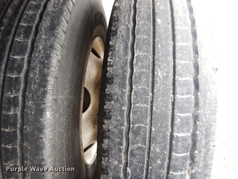 image for item GD9190 2013 Great Dane flatbed trailer