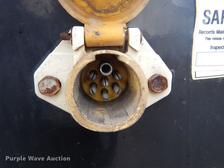 image for item GD9195 2013 Great Dane flatbed trailer