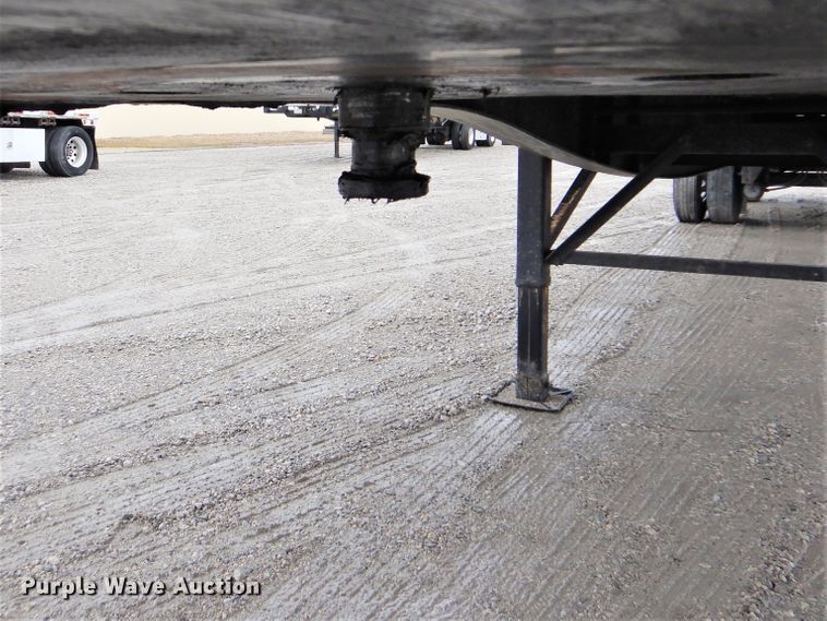 image for item GD9195 2013 Great Dane flatbed trailer