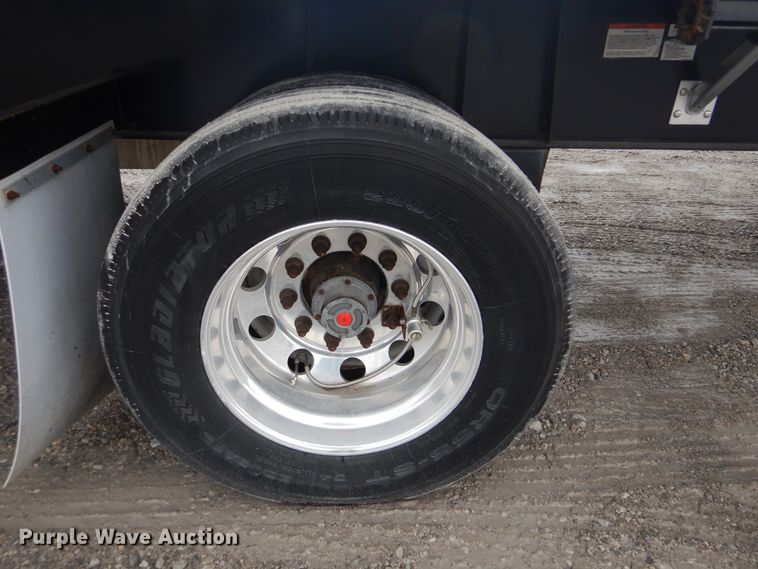 image for item GD9195 2013 Great Dane flatbed trailer