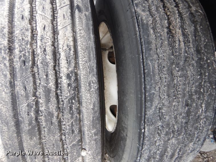 image for item GD9195 2013 Great Dane flatbed trailer