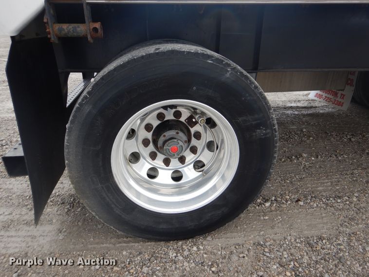 image for item GD9195 2013 Great Dane flatbed trailer