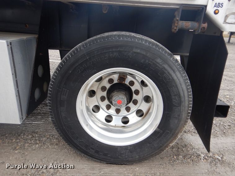 image for item GD9195 2013 Great Dane flatbed trailer