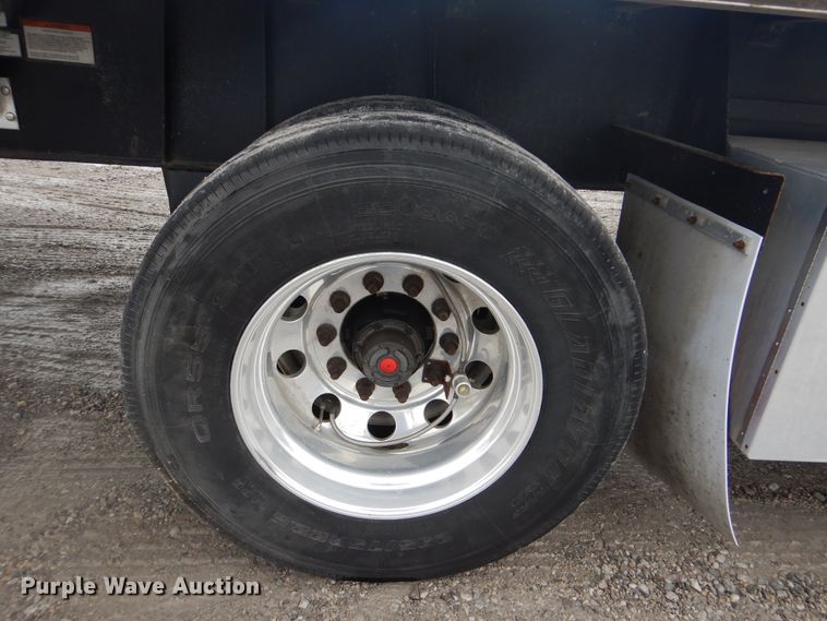 image for item GD9195 2013 Great Dane flatbed trailer