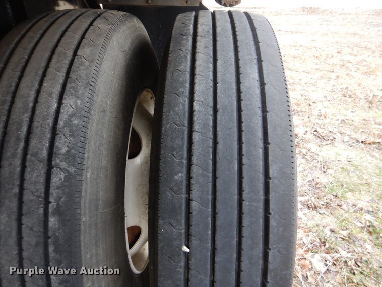 image for item GD9196 2013 Great Dane GPL0024000 flatbed trailer