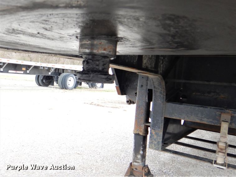 image for item GD9198 2008 Aztec D8053A drop deck trailer