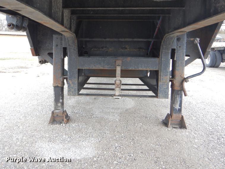 image for item GD9198 2008 Aztec D8053A drop deck trailer