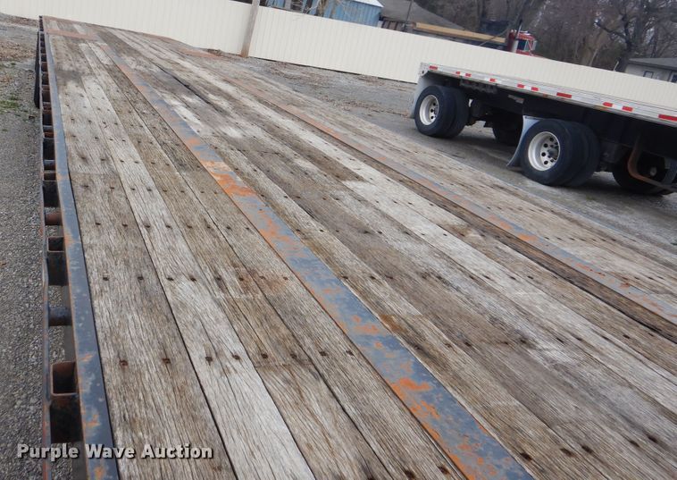 image for item GD9198 2008 Aztec D8053A drop deck trailer