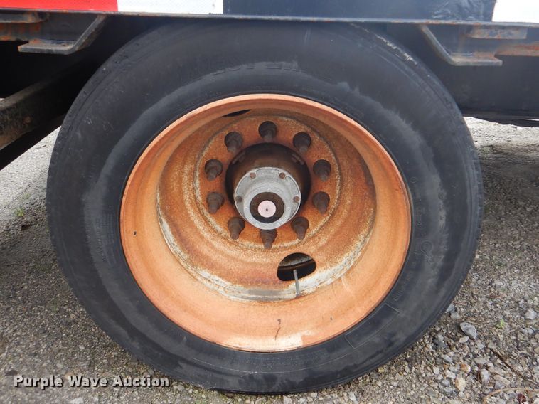 image for item GD9198 2008 Aztec D8053A drop deck trailer