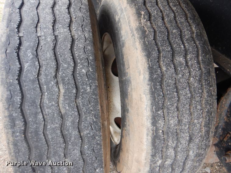 image for item GD9200 2007 Great Dane flatbed trailer