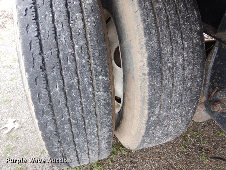 image for item GD9200 2007 Great Dane flatbed trailer