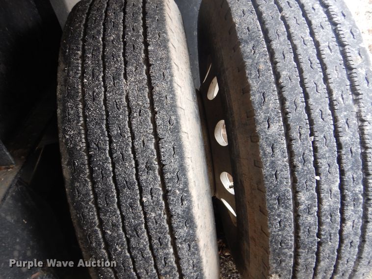 image for item GD9200 2007 Great Dane flatbed trailer