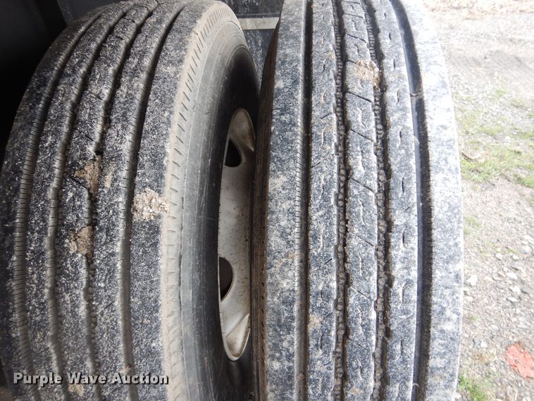 image for item GD9200 2007 Great Dane flatbed trailer