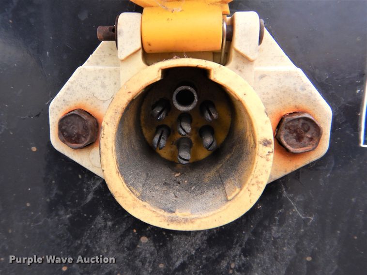 image for item GD9201 2013 Great Dane flatbed trailer