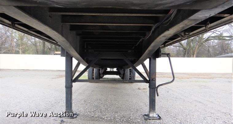 image for item GD9201 2013 Great Dane flatbed trailer