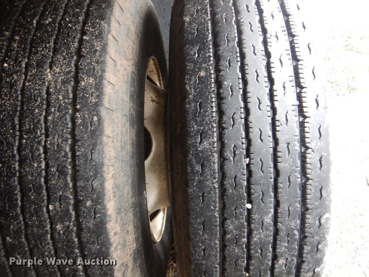 image for item GD9201 2013 Great Dane flatbed trailer