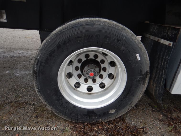 image for item GD9201 2013 Great Dane flatbed trailer