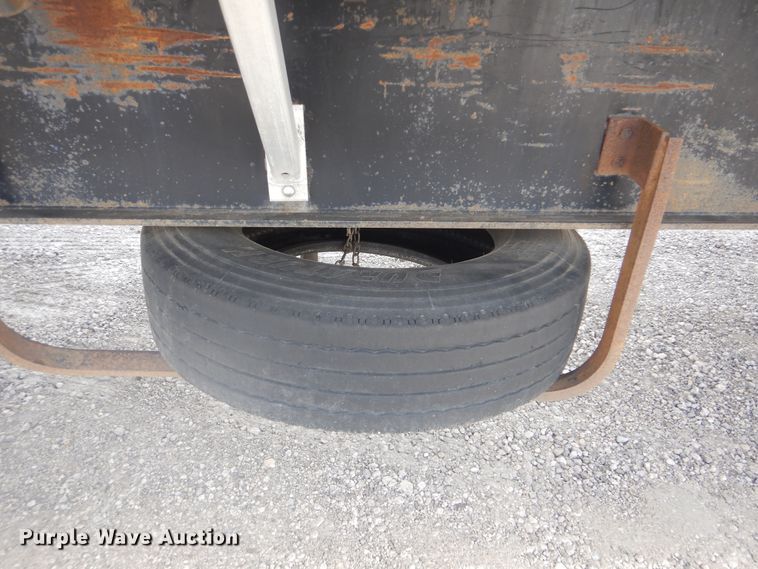 image for item GD9202 2006 Utility Trailer FS2CHA flatbed trailer