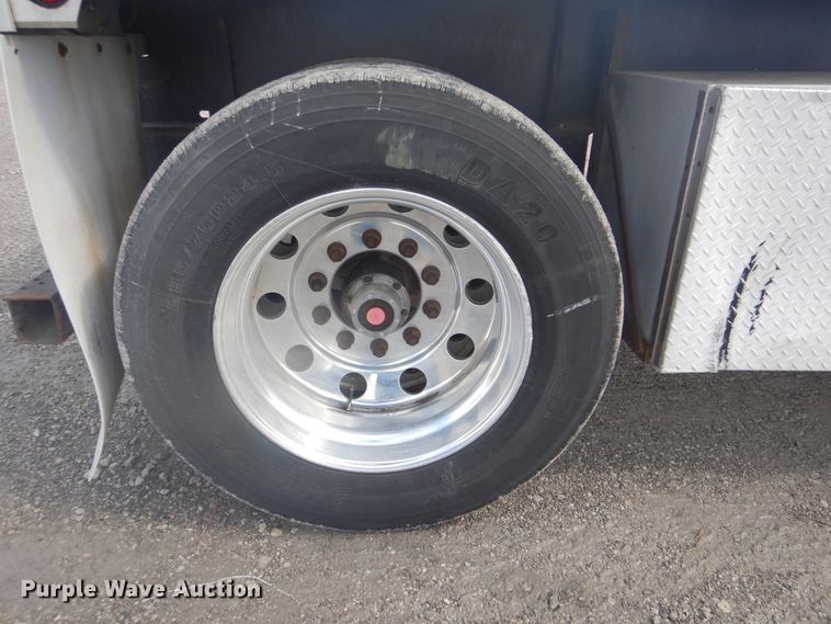 image for item GD9202 2006 Utility Trailer FS2CHA flatbed trailer