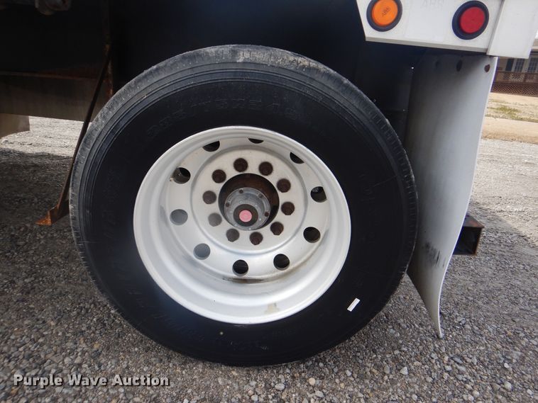 image for item GD9202 2006 Utility Trailer FS2CHA flatbed trailer