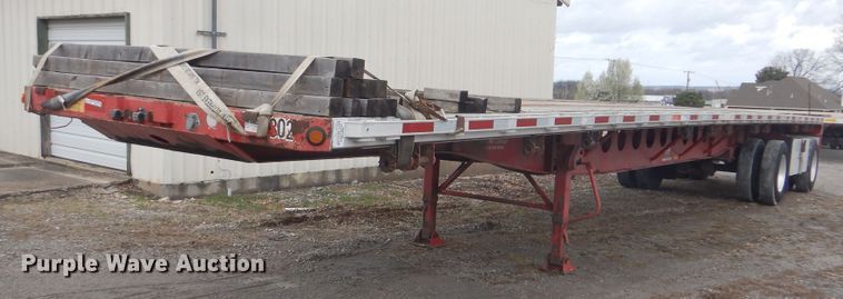 image for item GD9203 2006 Lufkin flatbed trailer