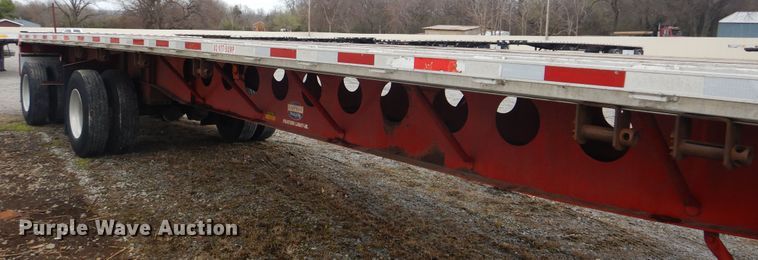 image for item GD9203 2006 Lufkin flatbed trailer