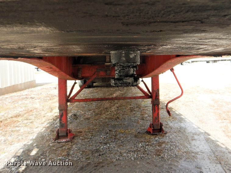 image for item GD9203 2006 Lufkin flatbed trailer