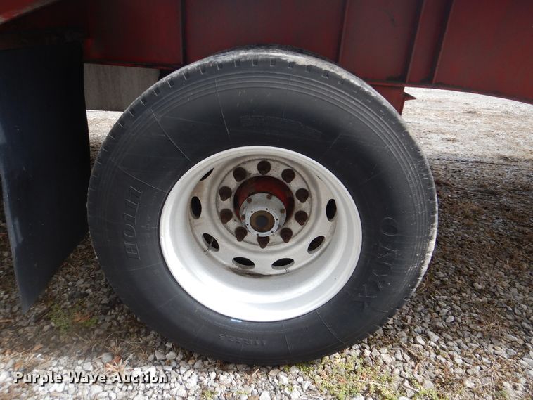 image for item GD9203 2006 Lufkin flatbed trailer