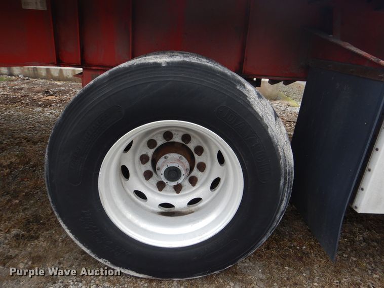 image for item GD9203 2006 Lufkin flatbed trailer