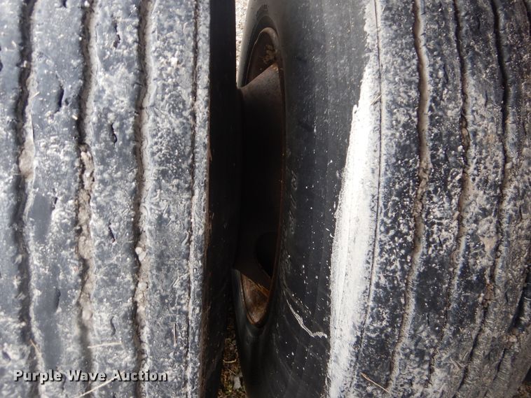 image for item GD9203 2006 Lufkin flatbed trailer