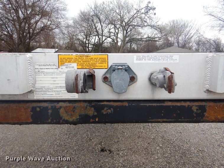 image for item GD9204 2006 Utility Trailer FS2CHA flatbed trailer