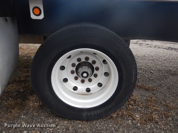 image for item GD9204 2006 Utility Trailer FS2CHA flatbed trailer