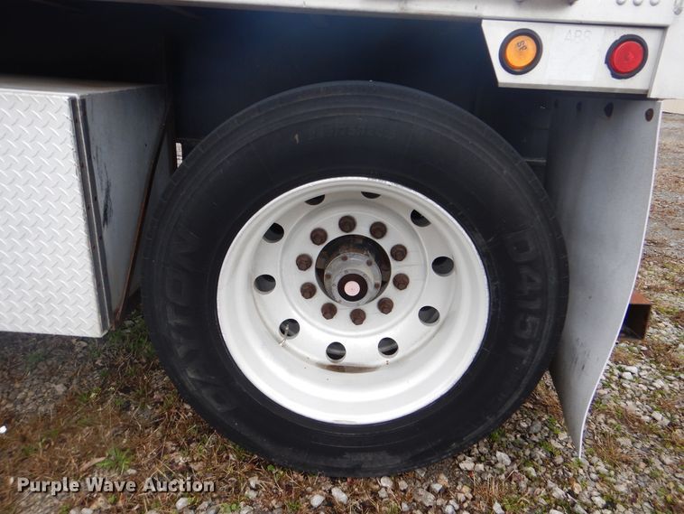 image for item GD9204 2006 Utility Trailer FS2CHA flatbed trailer