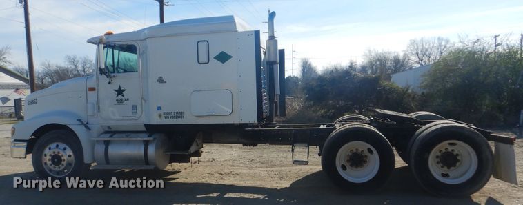 image for item GD9237 1997 International 9400 semi tuck