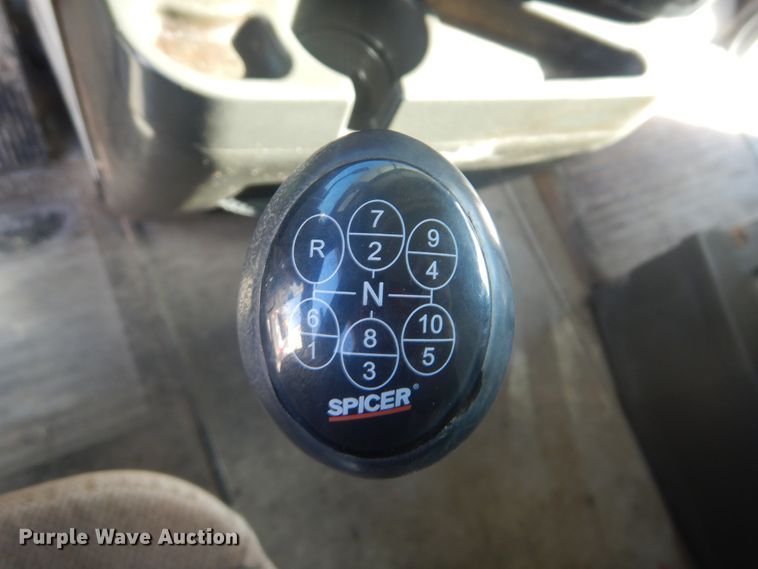 image for item GD9237 1997 International 9400 semi tuck