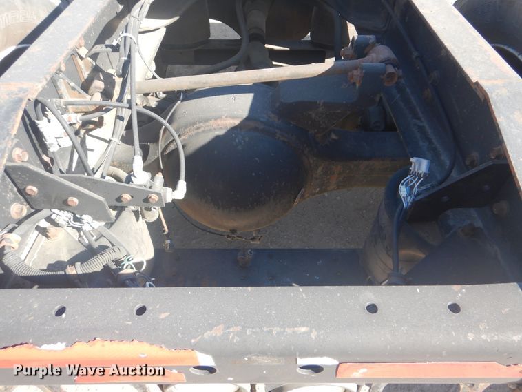 image for item GD9237 1997 International 9400 semi tuck