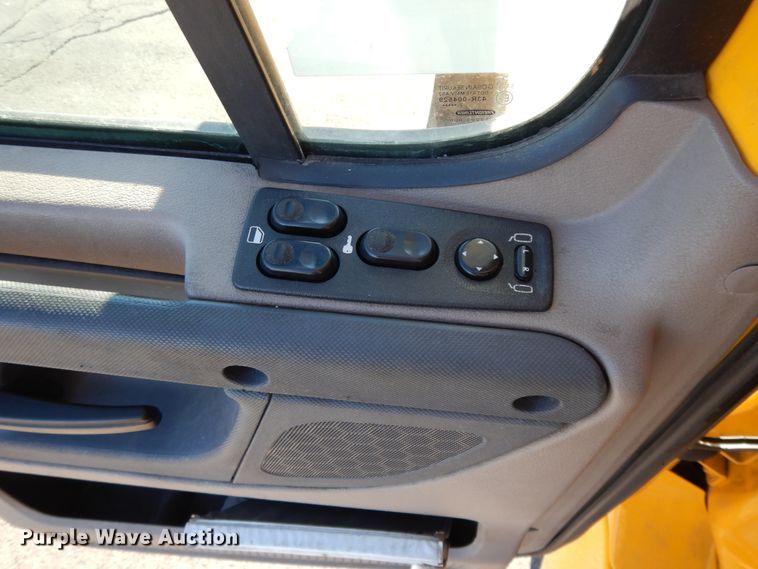 image for item GH9007 2014 Freightliner Cascadia 125 semi truck