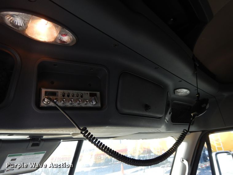 image for item GH9007 2014 Freightliner Cascadia 125 semi truck