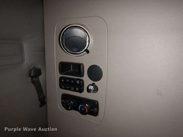 image for item GH9007 2014 Freightliner Cascadia 125 semi truck