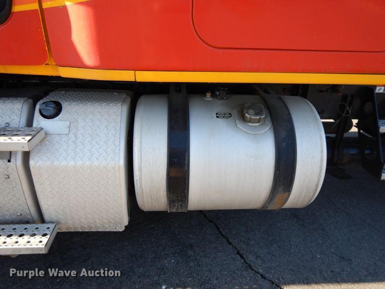 image for item GH9007 2014 Freightliner Cascadia 125 semi truck