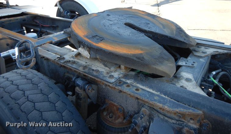 image for item GH9007 2014 Freightliner Cascadia 125 semi truck